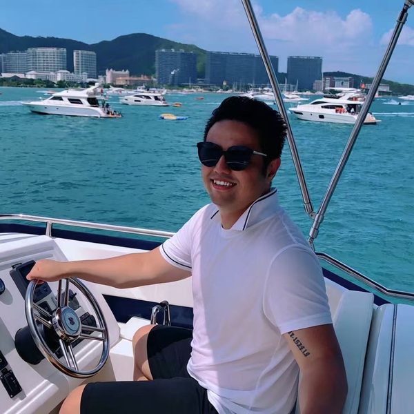 Mike, founder of No Worries China, at the helm